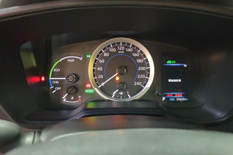 丰田 雷凌 2022款 双擎 1.8H E-CVT运动版局部细节14