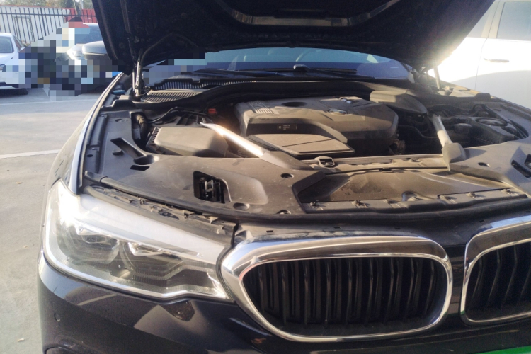 宝马5系 2019款 改款 525Li M运动套装局部细节9006