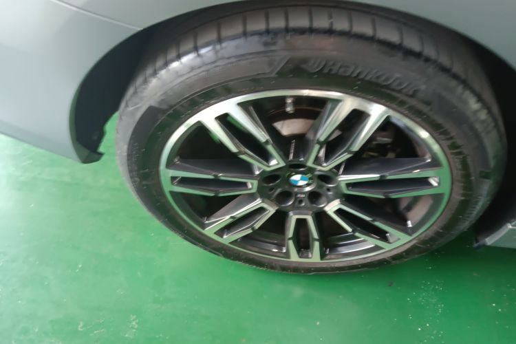 宝马5系 2024款 530Li 领先型 M运动套装车身外观6008