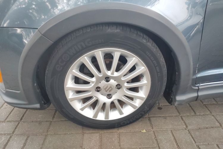 铃木 雨燕 2016款 1.5L 手动时尚型酷玩版车身外观6007