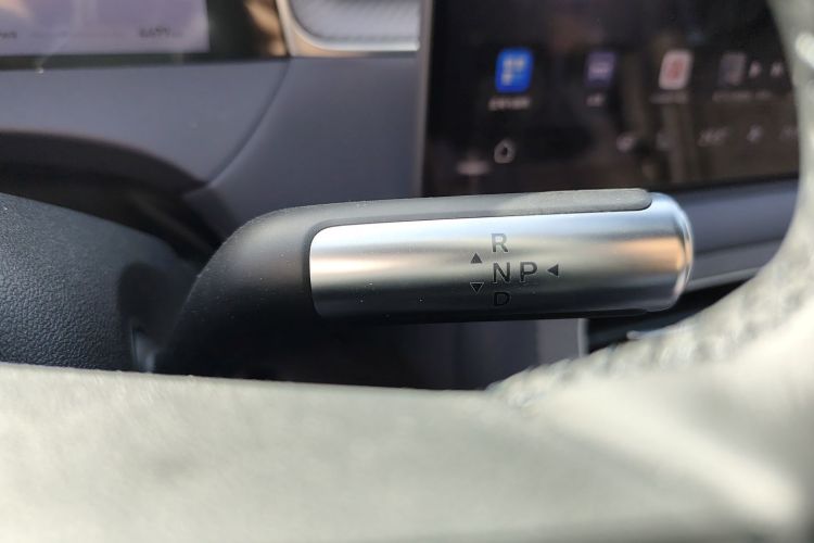 鸿蒙智行 尚界H5 2025款 纯电 Pro 长续航中控内饰18