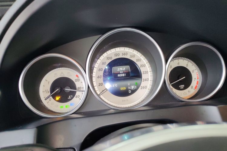 奔驰E级(进口) 2016款 E 200 轿跑车 灵动版局部细节14