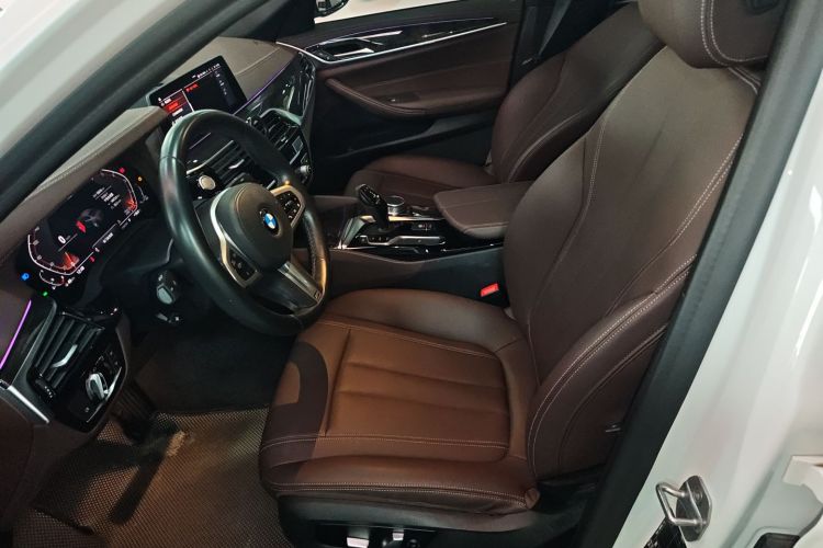 宝马5系 2020款 525Li M运动套装中控内饰19