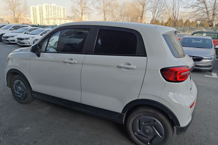 零跑汽车 零跑T03 2023款 200轻享版车身外观4