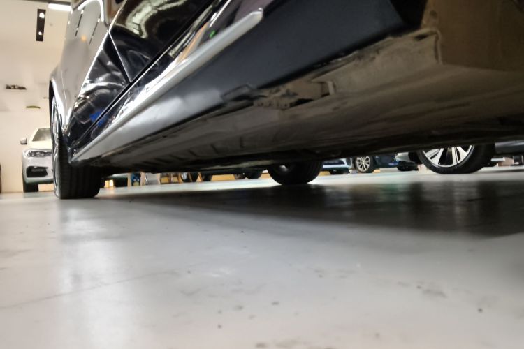 奔驰C级 2019款 改款 C 260 L 运动版局部细节9002