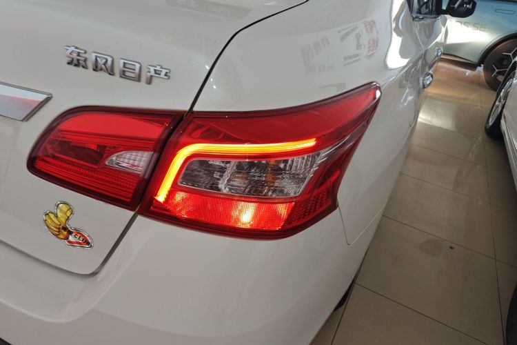 日产 轩逸 2021款 经典 1.6XL CVT豪华版车身外观9