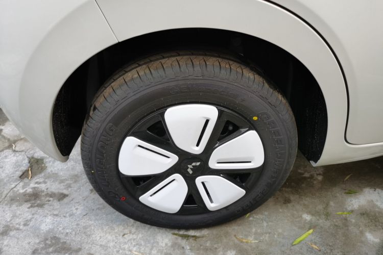 五菱汽车 宏光MINIEV 2025款 四门版 进阶款车身外观6008