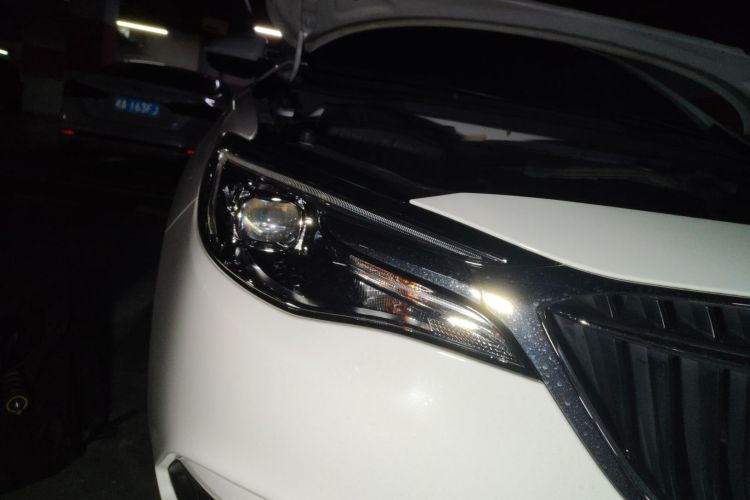 别克 英朗 2021款 改款 典范 1.5L 自动精英型车身外观8