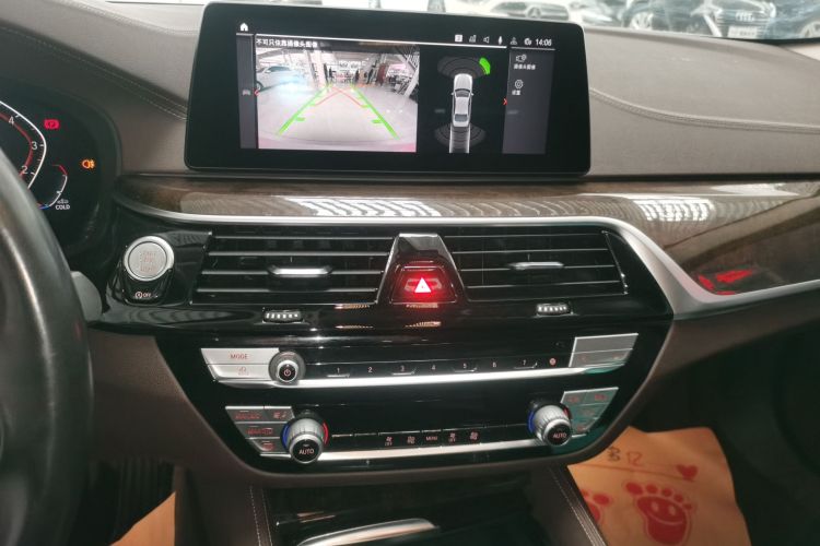 宝马5系 2020款 525Li 豪华套装中控内饰16