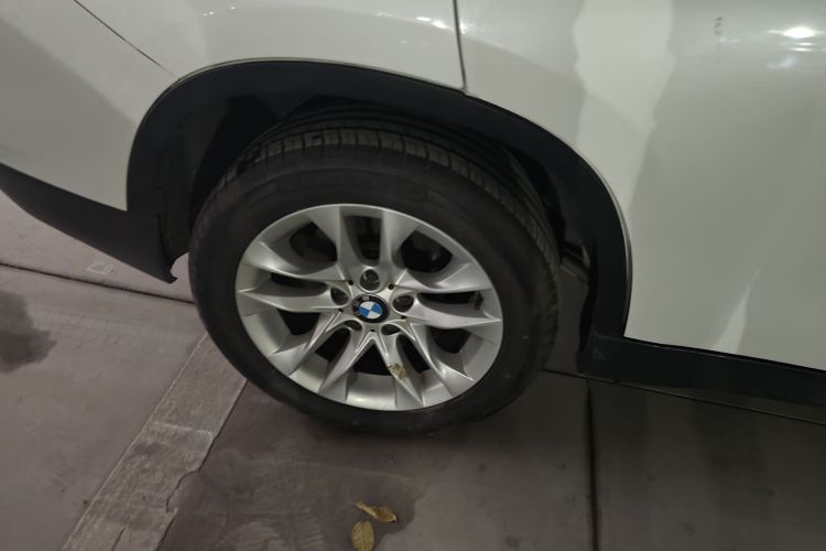 宝马X1 2015款 sDrive18i 时尚晋级版车身外观6008