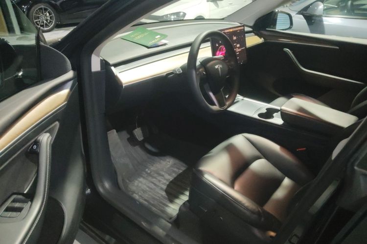 特斯拉 Model Y 2021款 长续航全轮驱动版中控内饰20