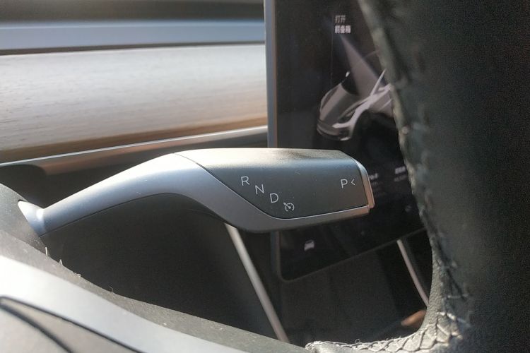 特斯拉 Model 3 2020款 改款 标准续航后驱升级版中控内饰18