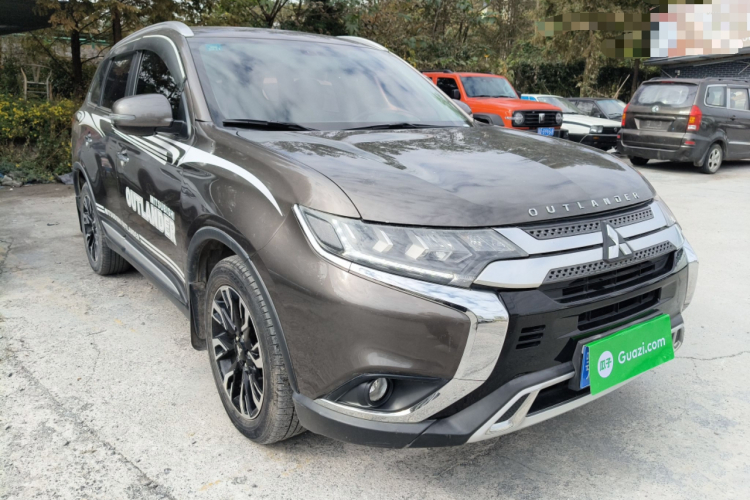 三菱 欧蓝德 2019款 2.4L 四驱致享版 5座 国V车身外观6002