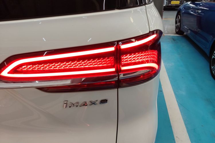 荣威iMAX8新能源 2025款 1.5T DMH 陆尊奢享版车身外观9