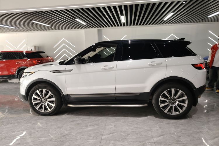 路虎 揽胜极光 2017款 2.0T 英伦锋尚版车身外观4