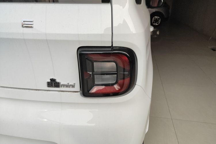 吉利银河 熊猫 2025款 210km 元气熊车身外观9