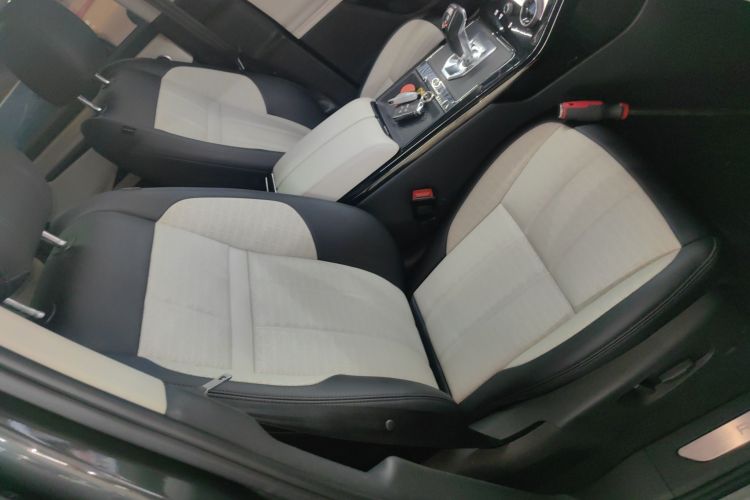 路虎 揽胜极光 2021款 极光L 249PS R-Dynamic First edition 首发版局部细节41