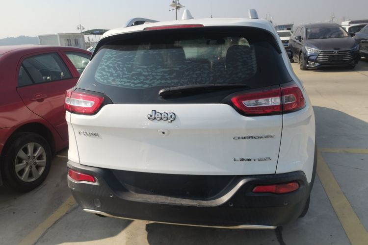 Jeep 自由光 2017款 2.0L 优越版车身外观6