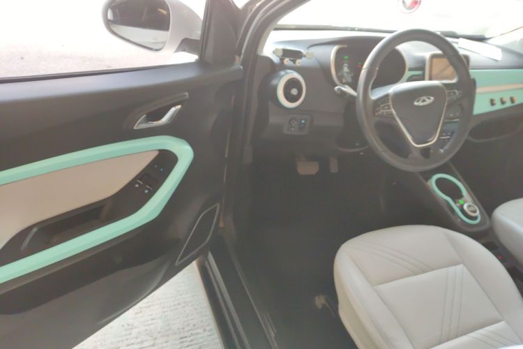 奇瑞新能源 小蚂蚁 2021款 20万蚁粉款 才气版 三元锂 301km中控内饰20