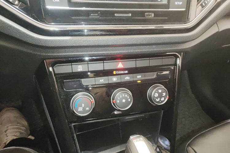 大众 T-ROC探歌 2018款 280TSI DSG两驱舒适型 国V中控内饰16