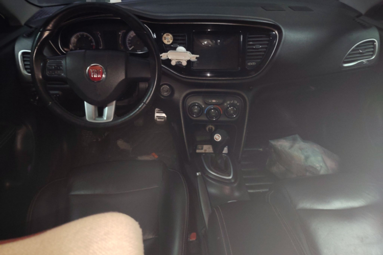 菲亚特 致悦 2014款 1.4T 手动舒适版中控内饰12