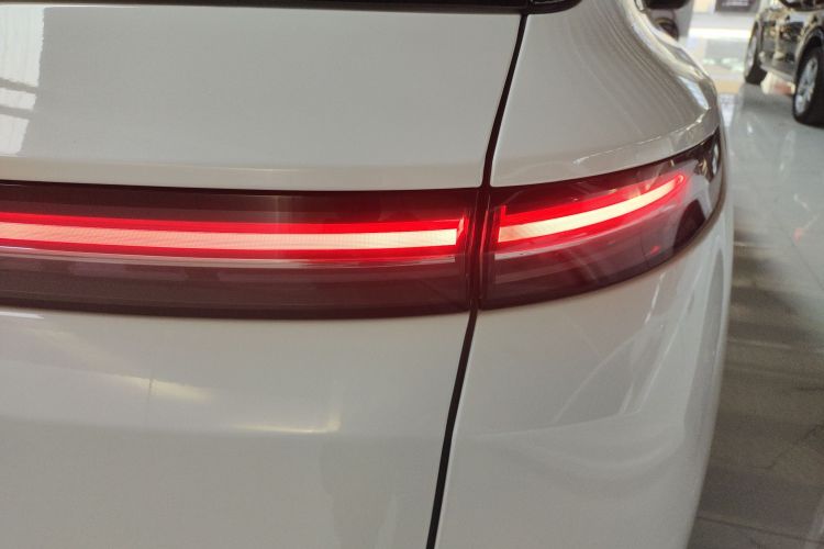 理想汽车 理想L7 2023款 Pro车身外观9