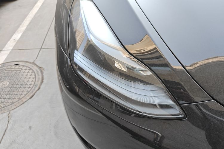 特斯拉 Model Y 2024款 后轮驱动版车身外观8