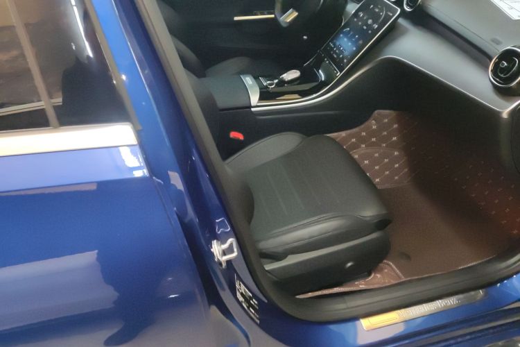 奔驰C级 2022款 改款 C 200 L 运动版局部细节41