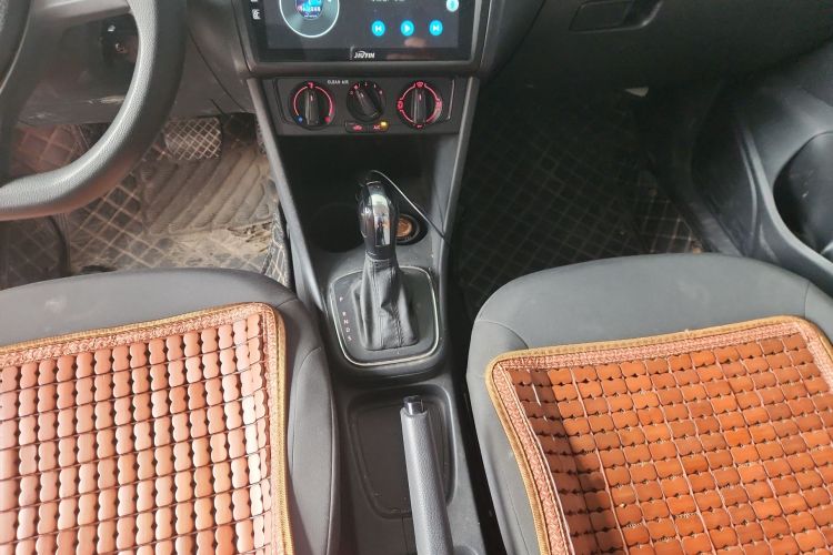 大众 Polo 2016款 1.4L 自动风尚型中控内饰18