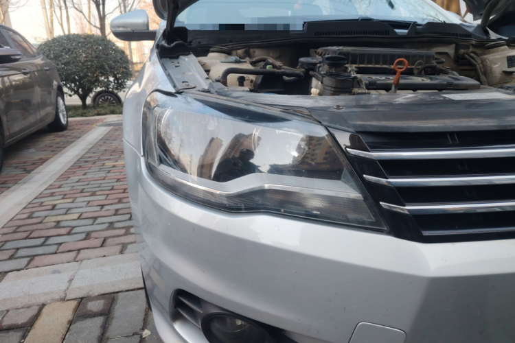 大众 宝来 2014款 1.6L 手动舒适型车身外观8