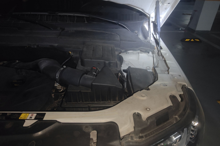 路虎 神行者2 2014款 2.0T Si4 SE汽油版局部细节9007