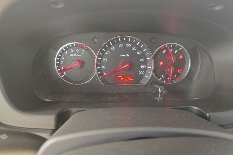 长安 悦翔V3 2015款 1.4L 手动美满型 国V中控内饰14