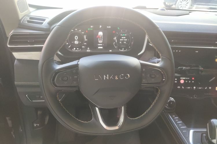 领克01 2023款 2.0TD 两驱型Pro中控内饰13