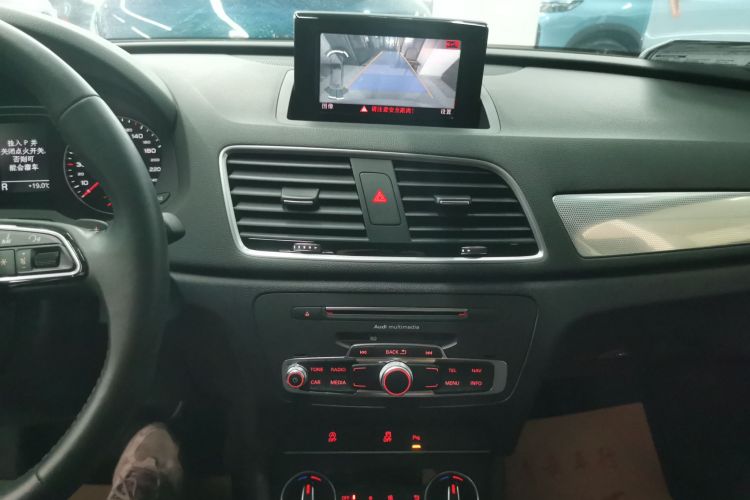 奥迪Q3 2018款 30周年年型 30 TFSI 风尚型中控内饰16
