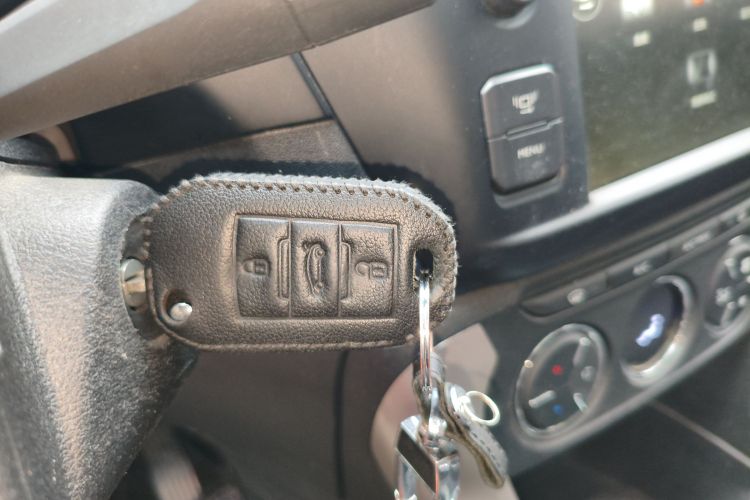 雪铁龙C3-XR 2015款 1.6L 自动先锋型中控内饰7001