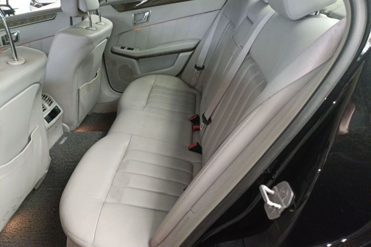 奔驰E级(进口) 2009款 E 300 优雅型中控内饰7004