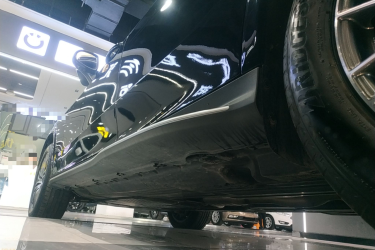 奔驰GLC 2025款 GLC 300 L 4MATIC 动感型 5座局部细节9002