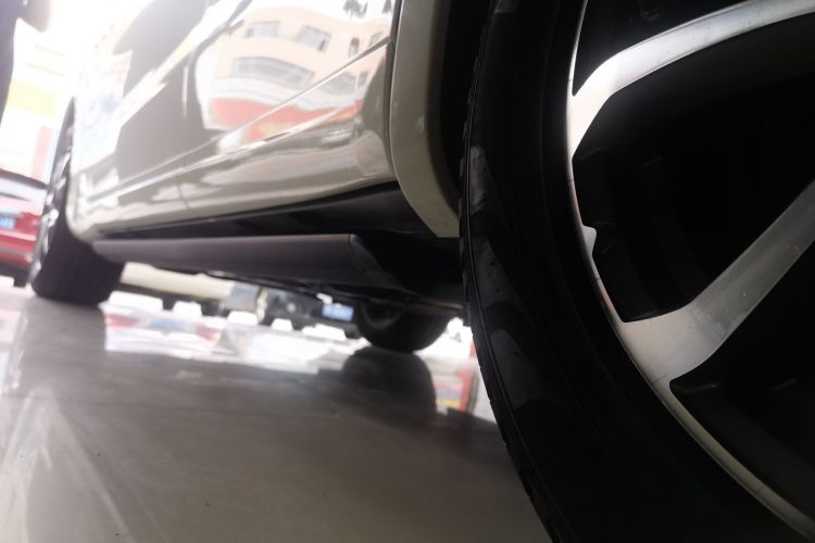 玛莎拉蒂 Levante 2016款 3.0T 标准型机舱底盘30