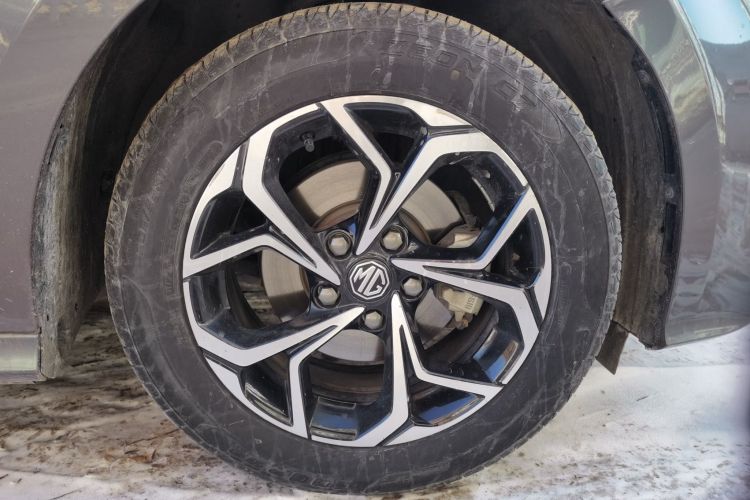 名爵 MG5 2021款 180DVVT CVT青春豪华版车身外观10