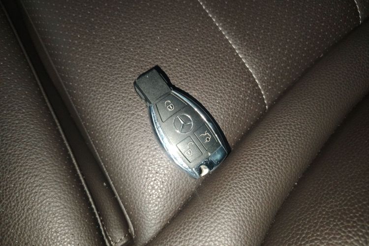 奔驰GLC 2018款 GLC 260 4MATIC 豪华型中控内饰7001