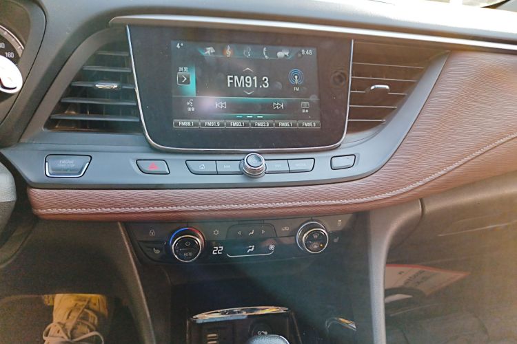 别克GL6 2018款 18T 6座尊贵型中控内饰16