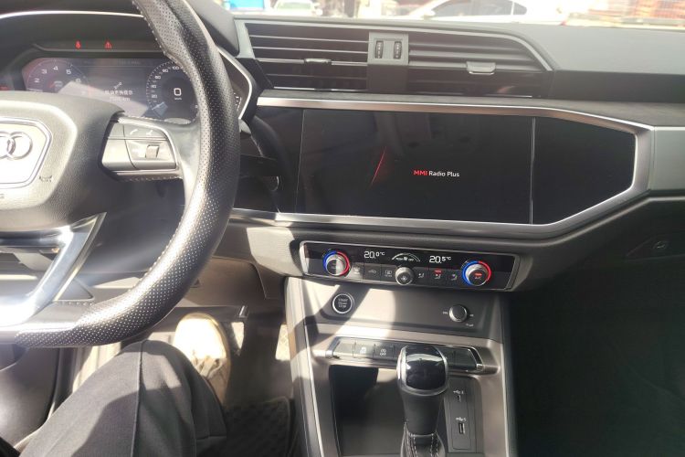 奥迪Q3 2021款 35 TFSI 时尚动感型中控内饰7002