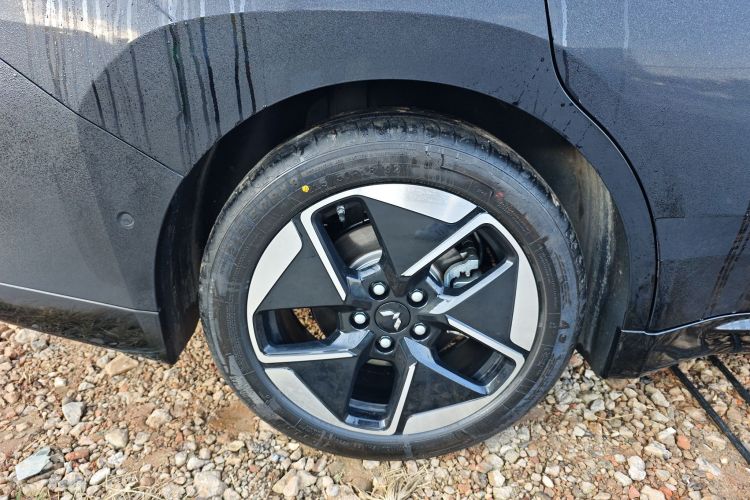 五菱汽车 五菱星光 2025款 610km 智能旗舰型车身外观6008