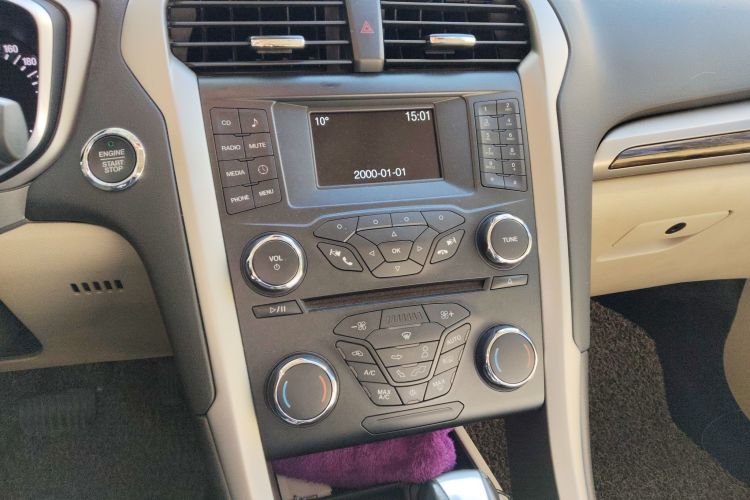 福特 蒙迪欧 2013款 2.0L GTDi200时尚型中控内饰16