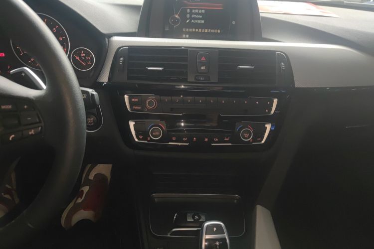 宝马3系 2017款 320i M运动型局部细节16