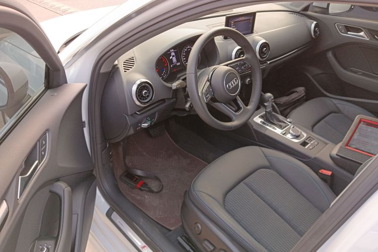 奥迪A3 2020款 Sportback 35 TFSI 时尚型 国VI中控内饰7003