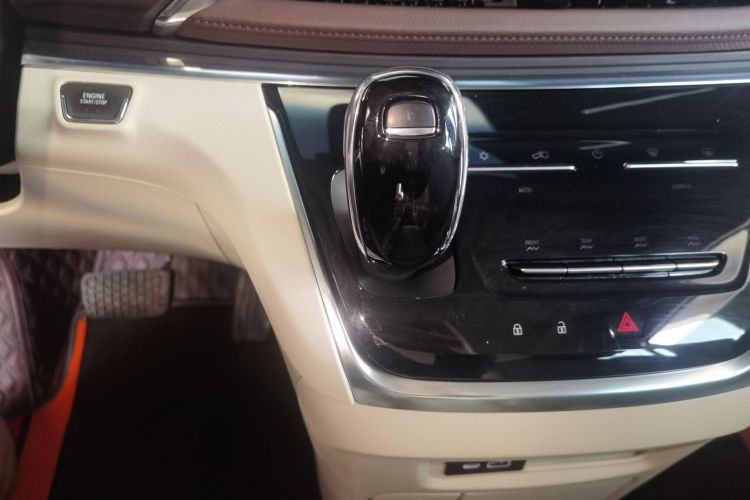 别克GL8 2023款 陆上公务舱 智享型中控内饰18