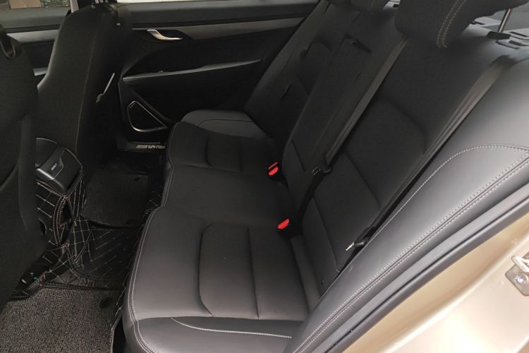 吉利汽车 帝豪 2021款 UP 1.5L 手动豪华型中控内饰7004