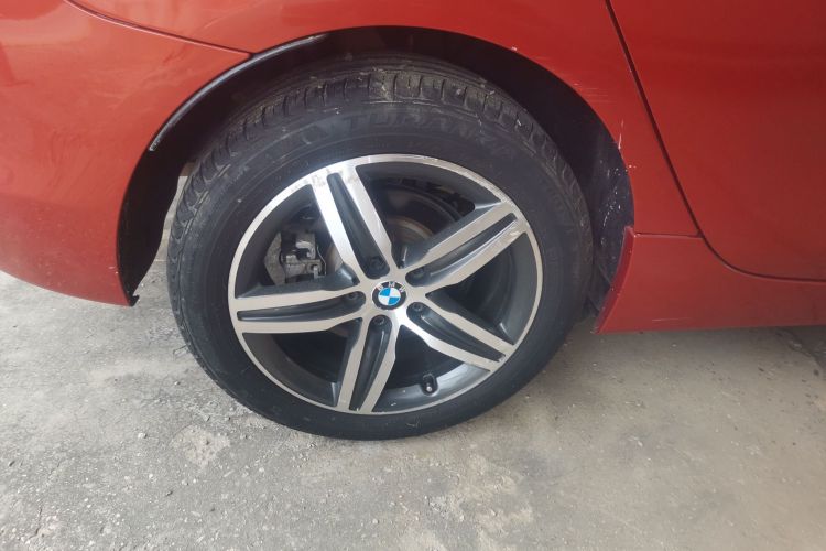 宝马2系旅行车 2016款 218i 运动设计套装车身外观56