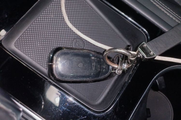 理想汽车 理想ONE 2021款 增程6座版中控内饰7001